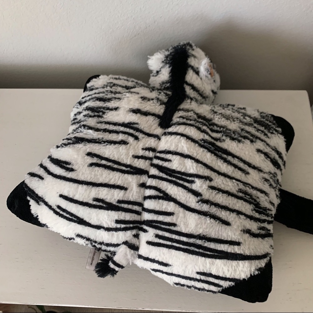 NWOT Zebra Pillow Pet - Picture 14 of 16